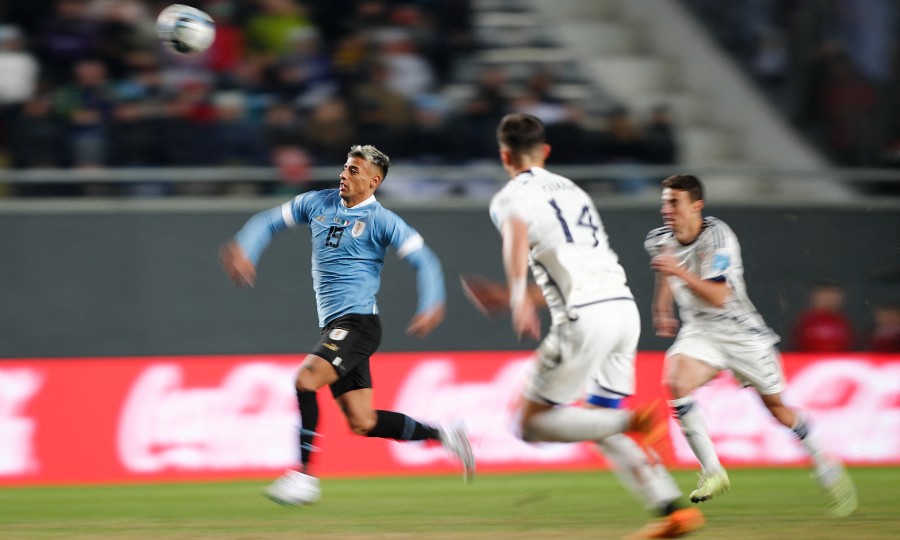 Uruguay venció a Israel y se verá las caras con Italia en la final